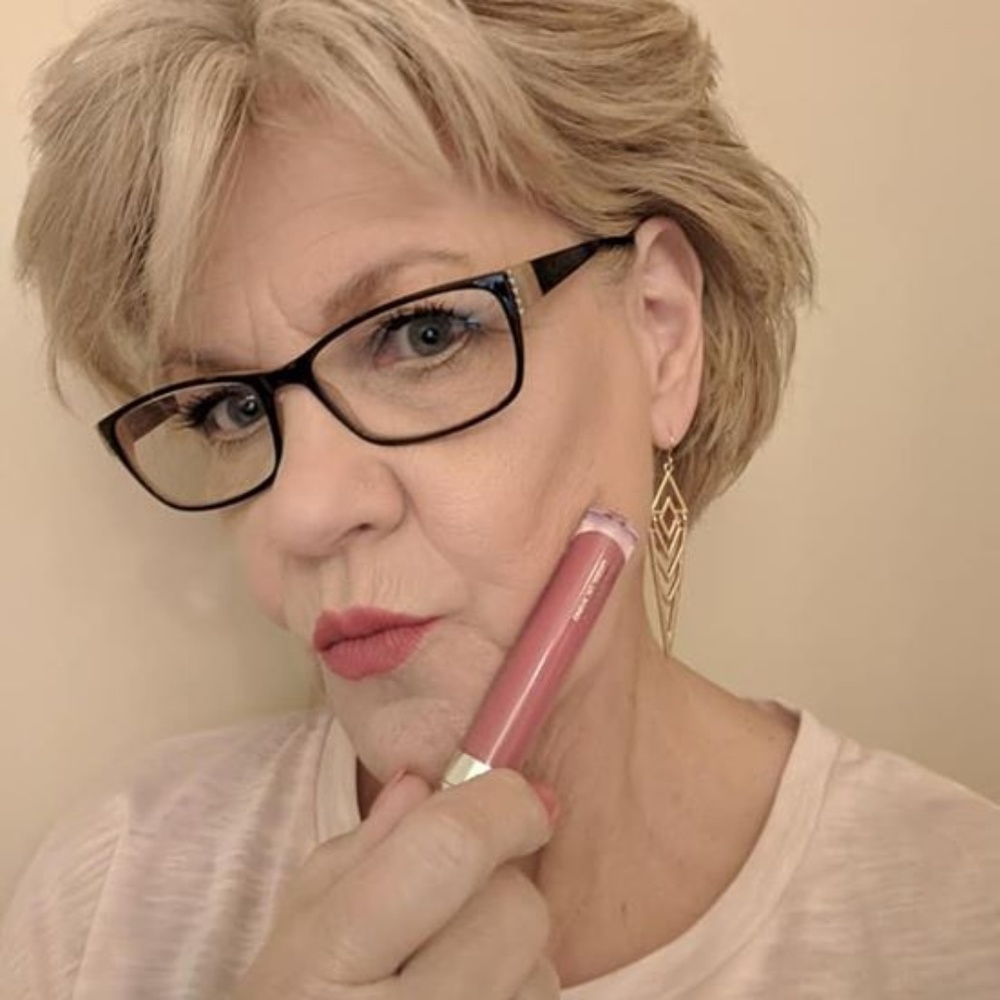 Meet your Posher, Phyllis